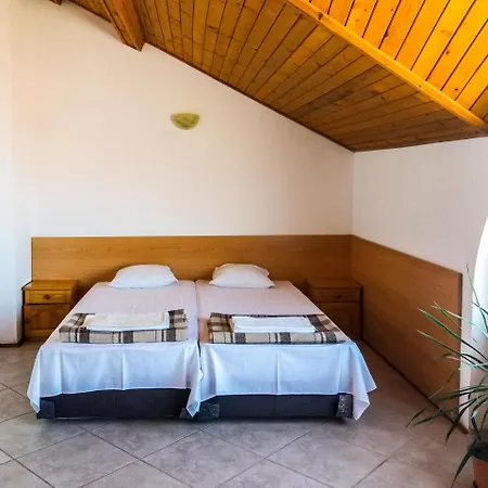 Elegant Retreat In Old Town Minutes From Beach Apartment *