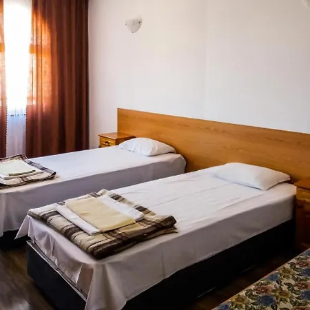 Apartment Elegant Retreat In Old Town Minutes From Beach *
