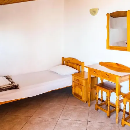 Elegant Retreat In Old Town Minutes From Beach Apartment