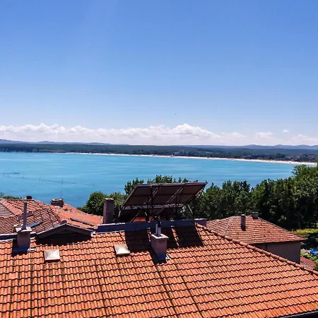 Elegant Retreat In Old Town Minutes From Beach